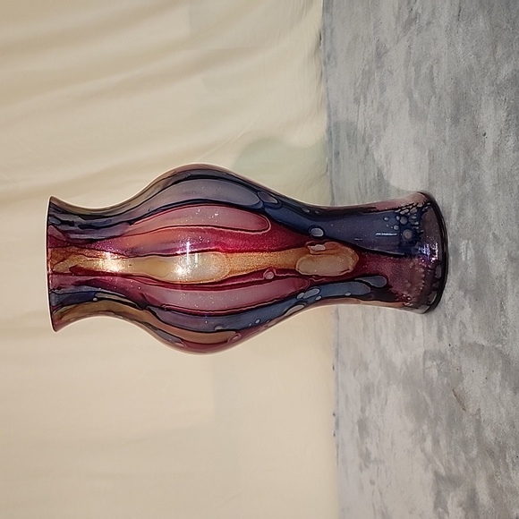 BRILLIANTLY STUNNING 14" GLASS GLITTER SWIRL VASE - Picture 1 of 8